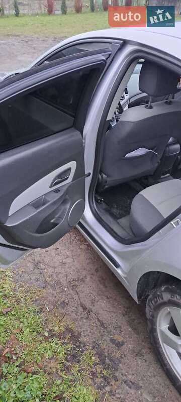 Седан Chevrolet Cruze 2009 в Тячеве