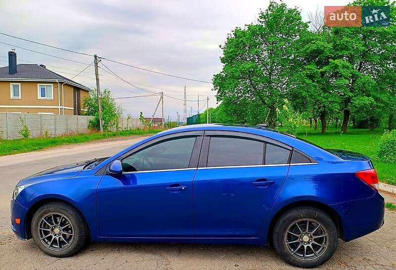 Седан Chevrolet Cruze 2012 в Харькове