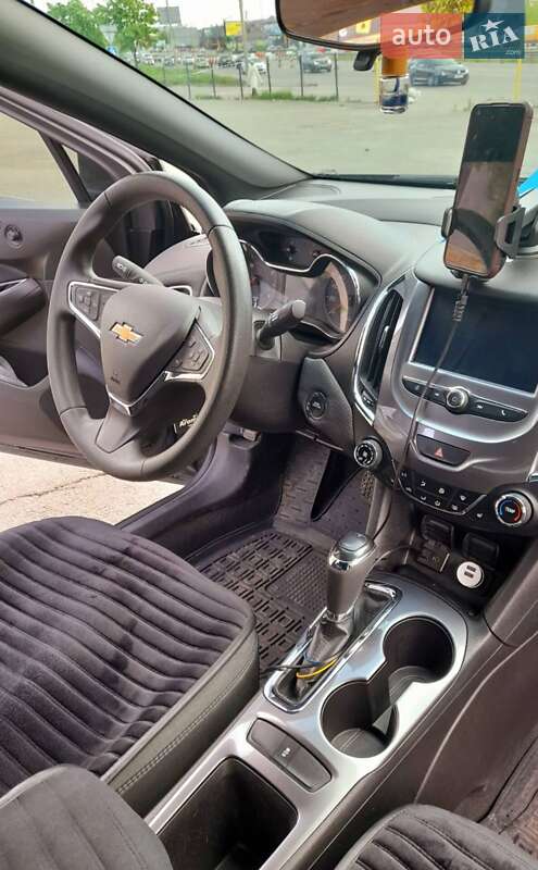 Седан Chevrolet Cruze 2017 в Киеве
