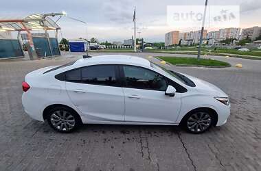 Седан Chevrolet Cruze 2017 в Львове