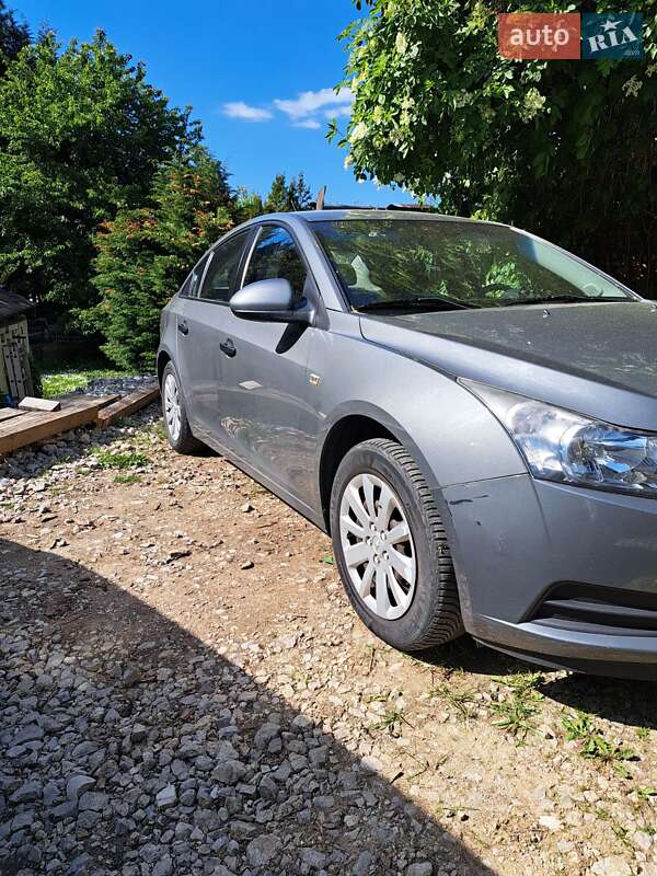Седан Chevrolet Cruze 2009 в Мукачево