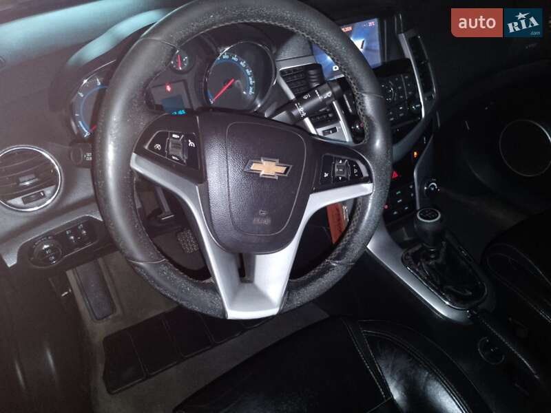 Седан Chevrolet Cruze 2011 в Почаєві