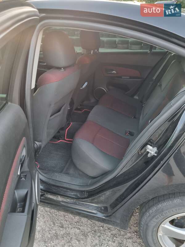 Седан Chevrolet Cruze 2011 в Кременчуці