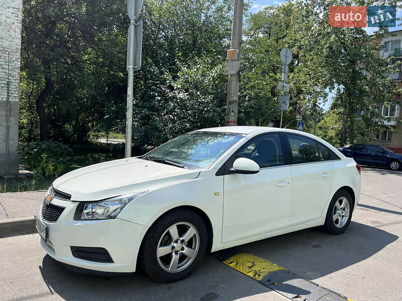 Седан Chevrolet Cruze 2013 в Киеве