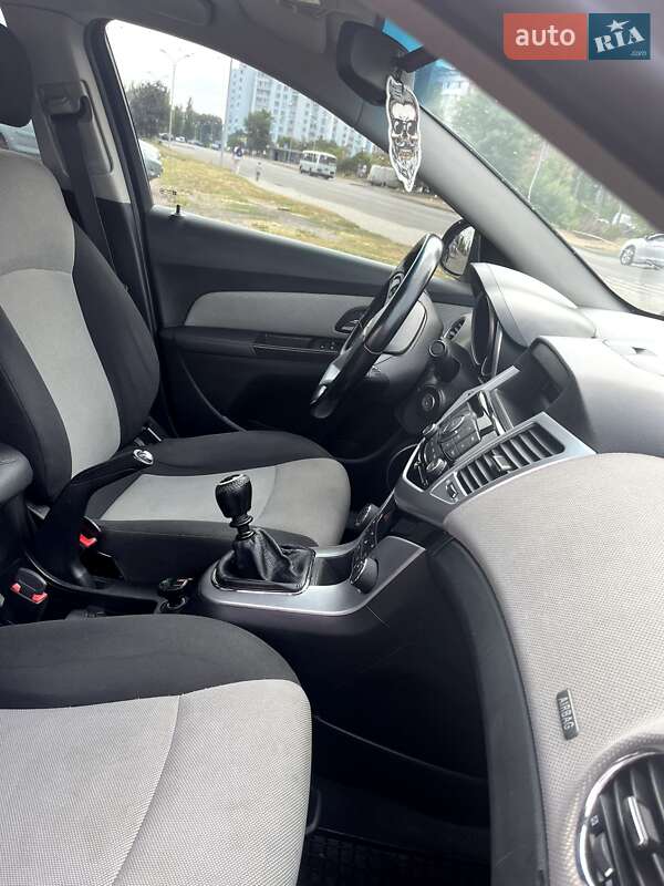 Седан Chevrolet Cruze 2011 в Черкасах