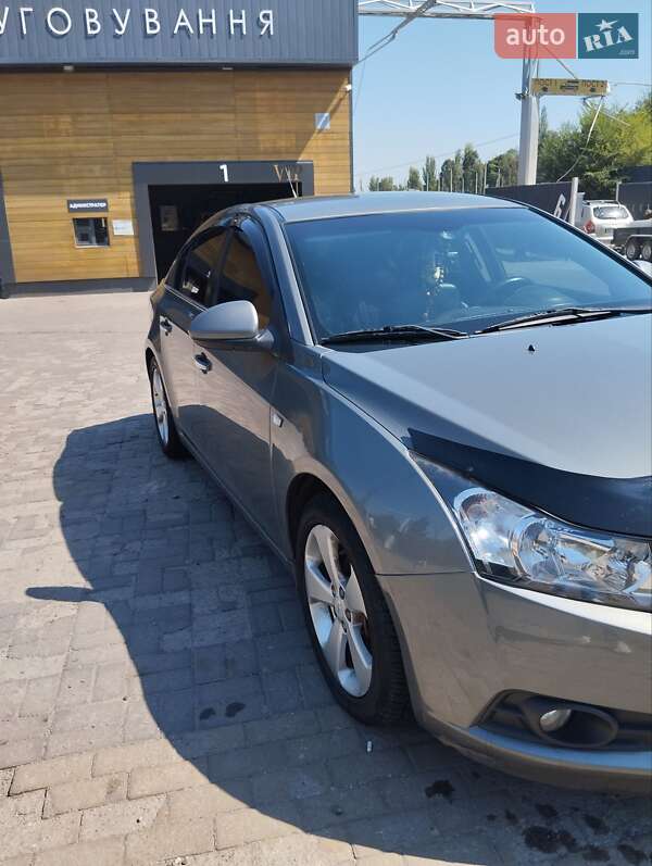 Седан Chevrolet Cruze 2011 в Верхньодніпровську