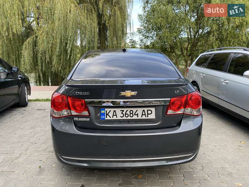Седан Chevrolet Cruze 2013 в Чернівцях