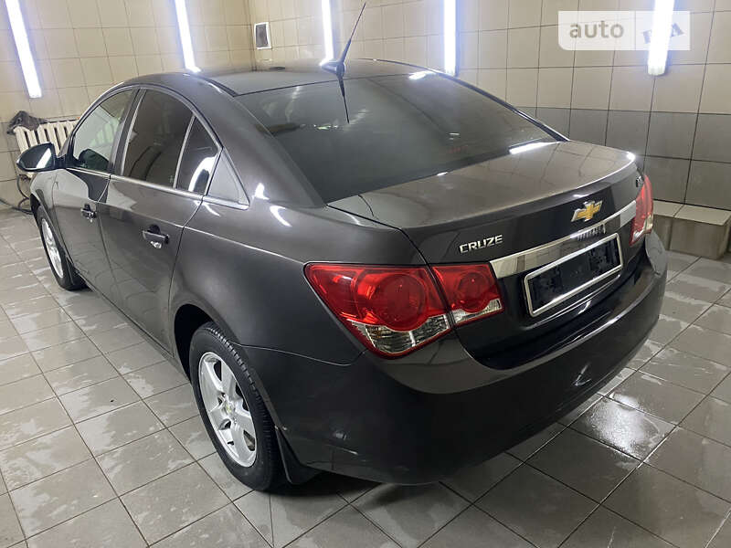Седан Chevrolet Cruze 2015 в Умани