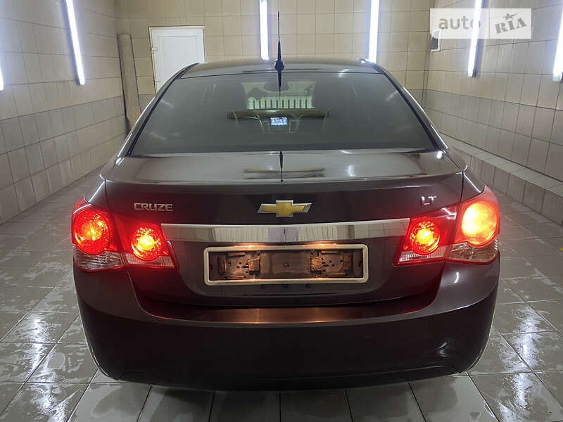 Седан Chevrolet Cruze 2015 в Умани