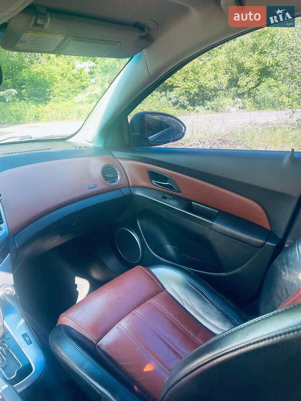 Седан Chevrolet Cruze 2011 в Житомирі