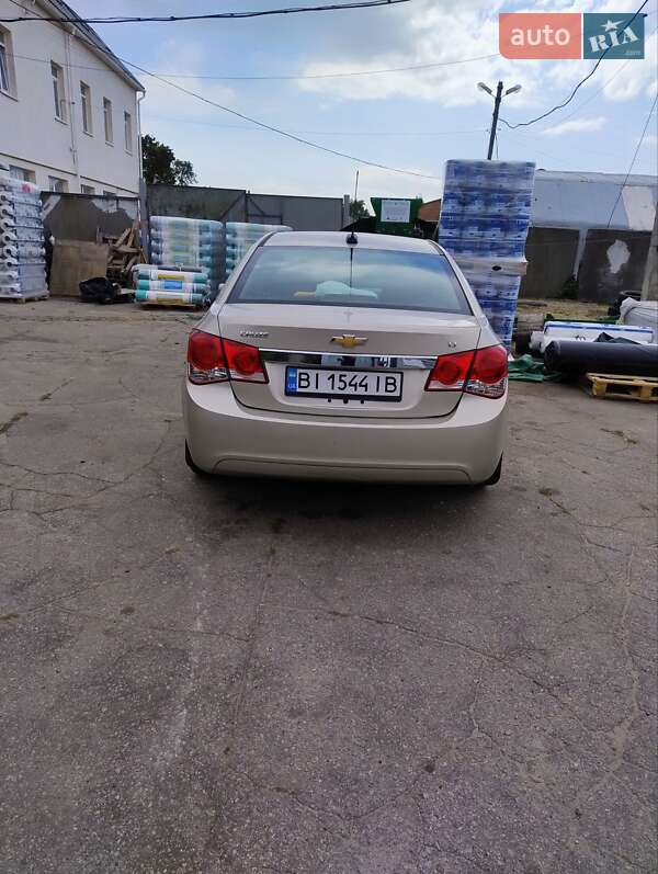 Седан Chevrolet Cruze 2015 в Полтаві