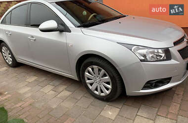 Седан Chevrolet Cruze 2011 в Березному