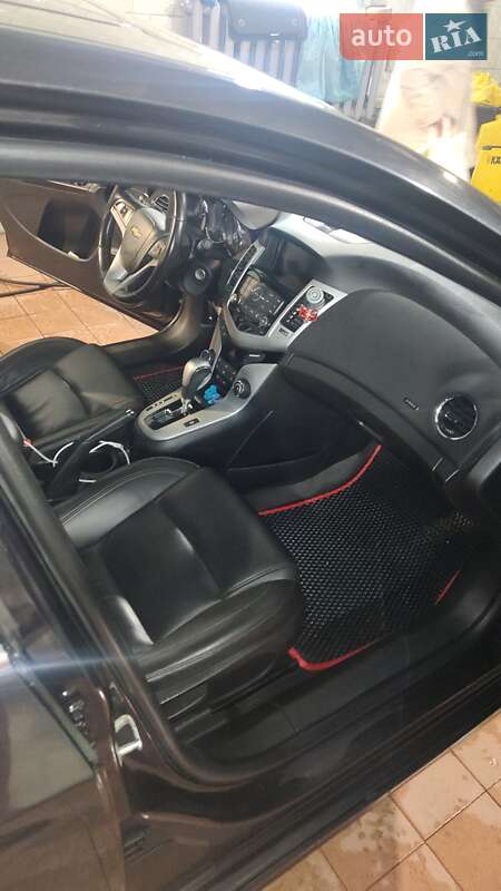 Седан Chevrolet Cruze 2014 в Дніпрі