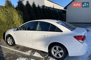 Седан Chevrolet Cruze 2010 в Почаеве