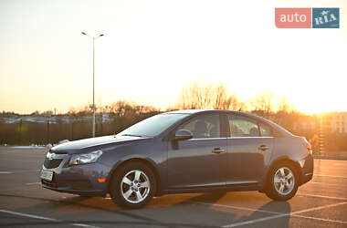 Седан Chevrolet Cruze 2014 в Ровно