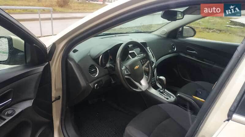 Седан Chevrolet Cruze 2014 в Івано-Франківську