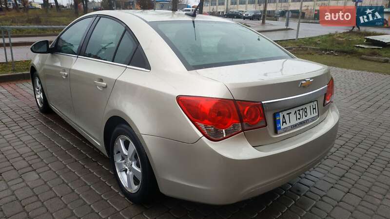 Седан Chevrolet Cruze 2014 в Івано-Франківську
