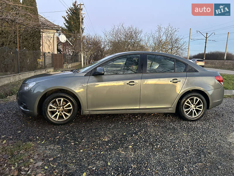 Седан Chevrolet Cruze 2011 в Берегово фото 3 Седан Chevrolet Cruze 2011 в Берегово