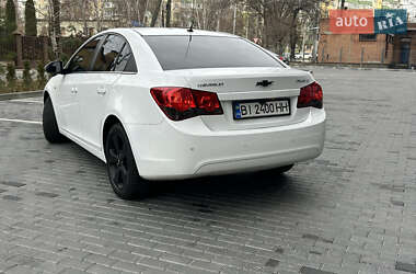 Седан Chevrolet Cruze 2010 в Полтаве