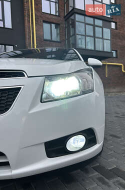 Седан Chevrolet Cruze 2010 в Полтаве