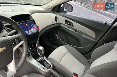 Седан Chevrolet Cruze 2010 в Полтаве