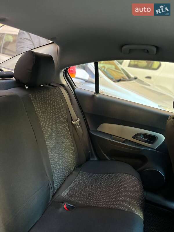 Седан Chevrolet Cruze 2014 в Івано-Франківську