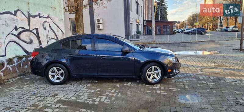 Седан Chevrolet Cruze 2014 в Івано-Франківську