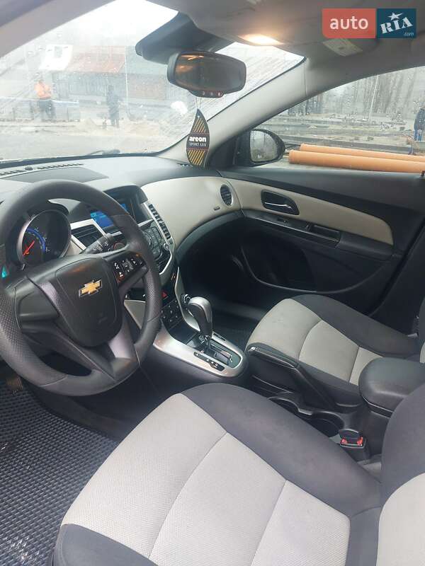 Седан Chevrolet Cruze 2015 в Кривому Розі