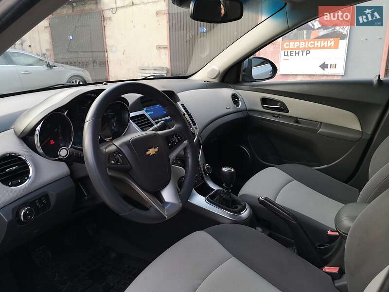 Седан Chevrolet Cruze 2010 в Калуше