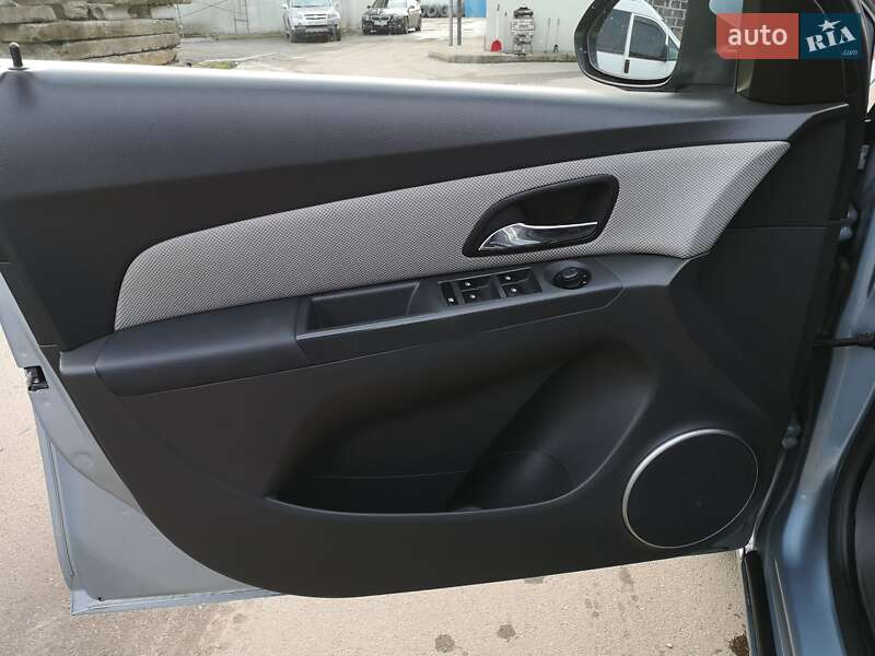 Седан Chevrolet Cruze 2010 в Калуше