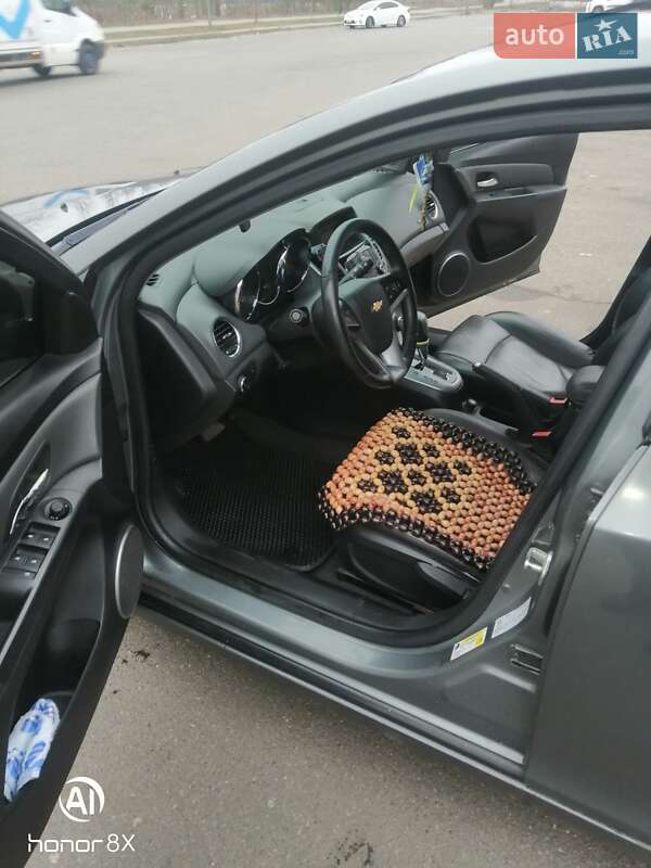 Седан Chevrolet Cruze 2010 в Киеве