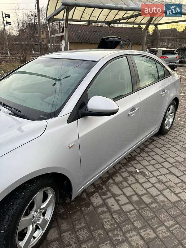 Седан Chevrolet Cruze 2009 в Львові