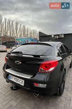 Хэтчбек Chevrolet Cruze 2011 в 