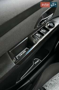 Хэтчбек Chevrolet Cruze 2011 в 