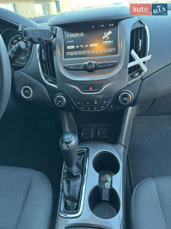 Хэтчбек Chevrolet Cruze 2017 в Софиевской Борщаговке