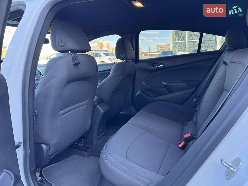 Хэтчбек Chevrolet Cruze 2017 в Софиевской Борщаговке