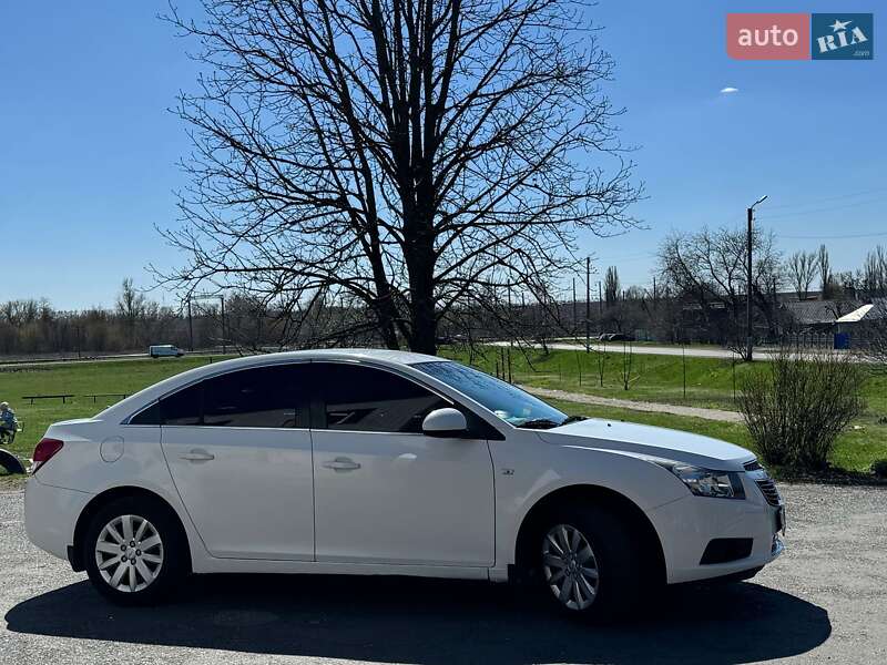 Седан Chevrolet Cruze 2011 в Решетиловке