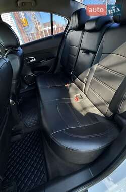 Седан Chevrolet Cruze 2011 в 