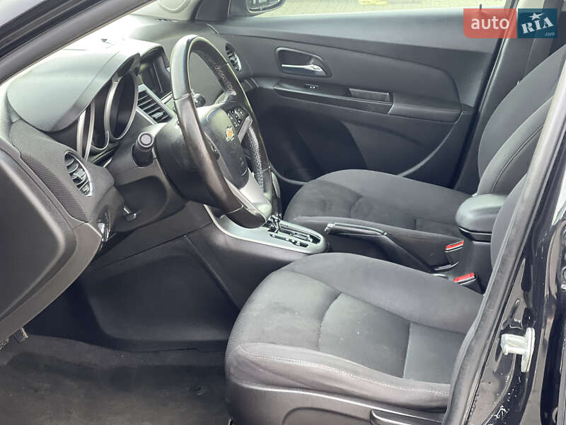 Седан Chevrolet Cruze 2014 в Черновцах