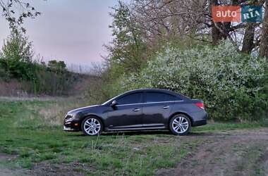 Седан Chevrolet Cruze 2015 в Славянске