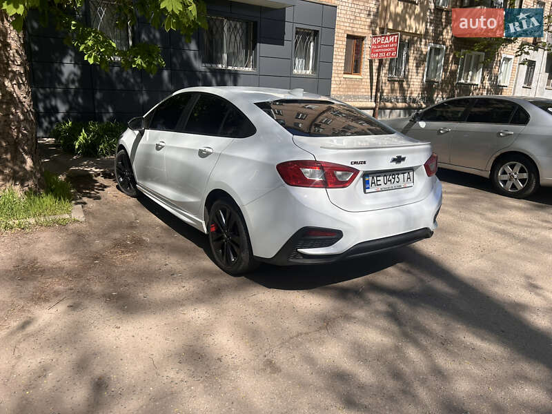 Седан Chevrolet Cruze 2018 в Кривом Роге