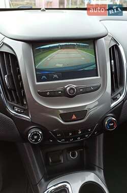 Хэтчбек Chevrolet Cruze 2016 в 