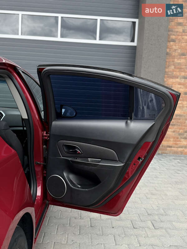 Седан Chevrolet Cruze 2013 в Черновцах