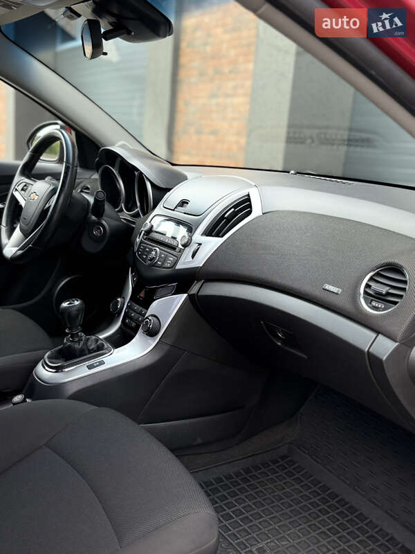 Седан Chevrolet Cruze 2013 в Черновцах
