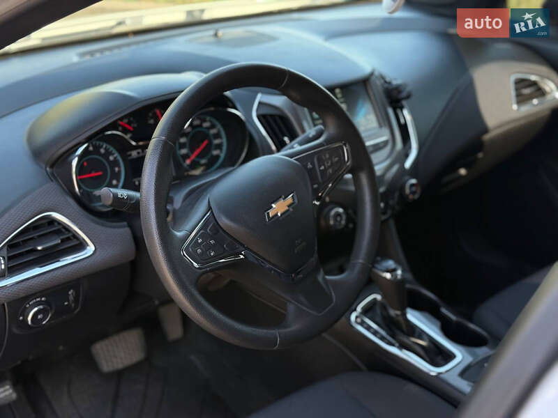 Седан Chevrolet Cruze 2018 в Кривом Роге