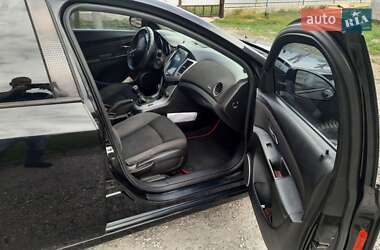 Хетчбек Chevrolet Cruze 2011 в 