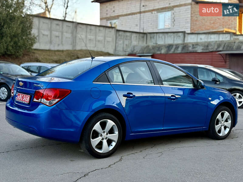 Седан Chevrolet Cruze 2010 в Ровно