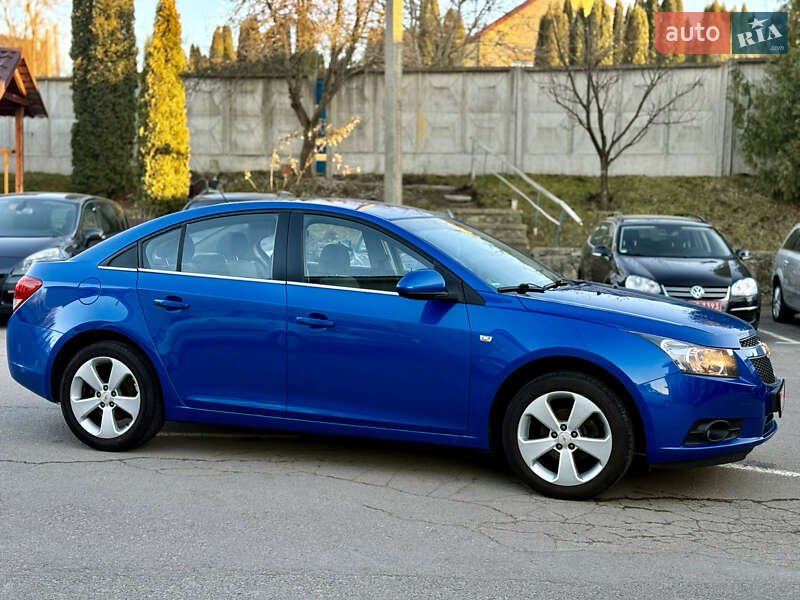 Седан Chevrolet Cruze 2010 в Ровно