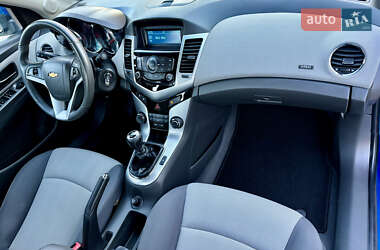 Седан Chevrolet Cruze 2010 в 