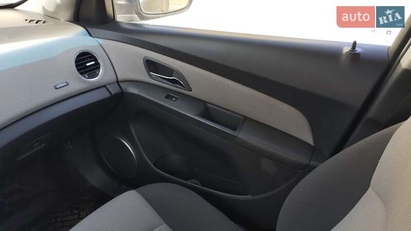 Седан Chevrolet Cruze 2010 в Тернополі